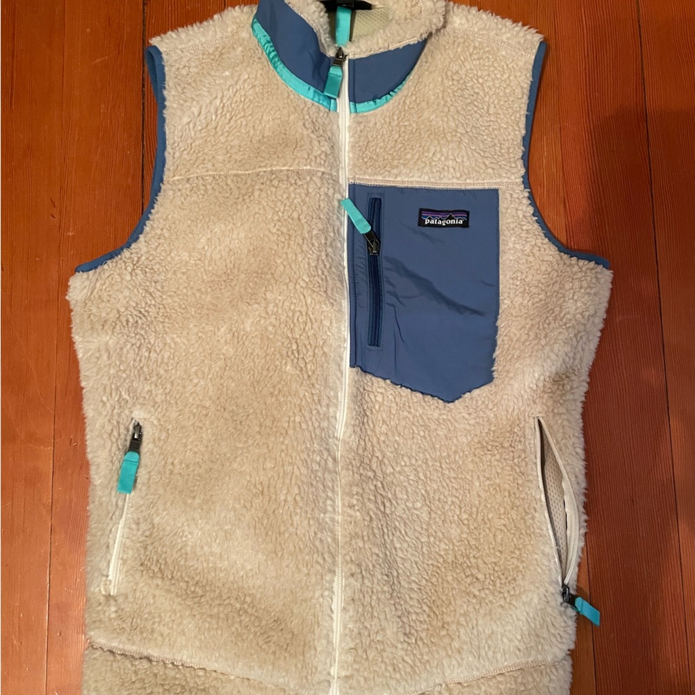 Patagonia Cream Sherpa Fleece Vest with Blue and Teal Accents